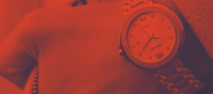 Bannière Cresus: montre de luxe au poignet